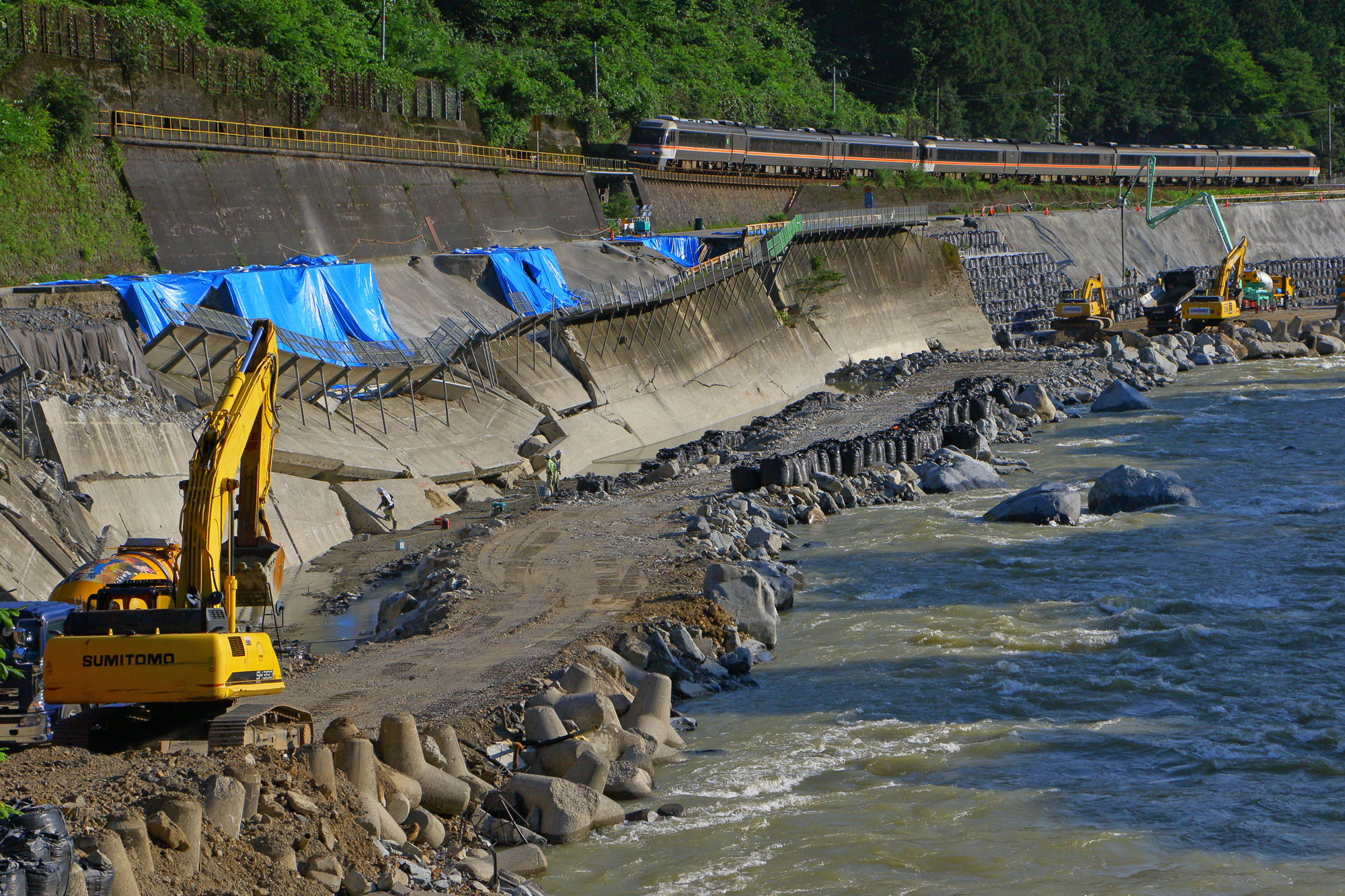 令和2年7月豪雨で被災した国道41号線