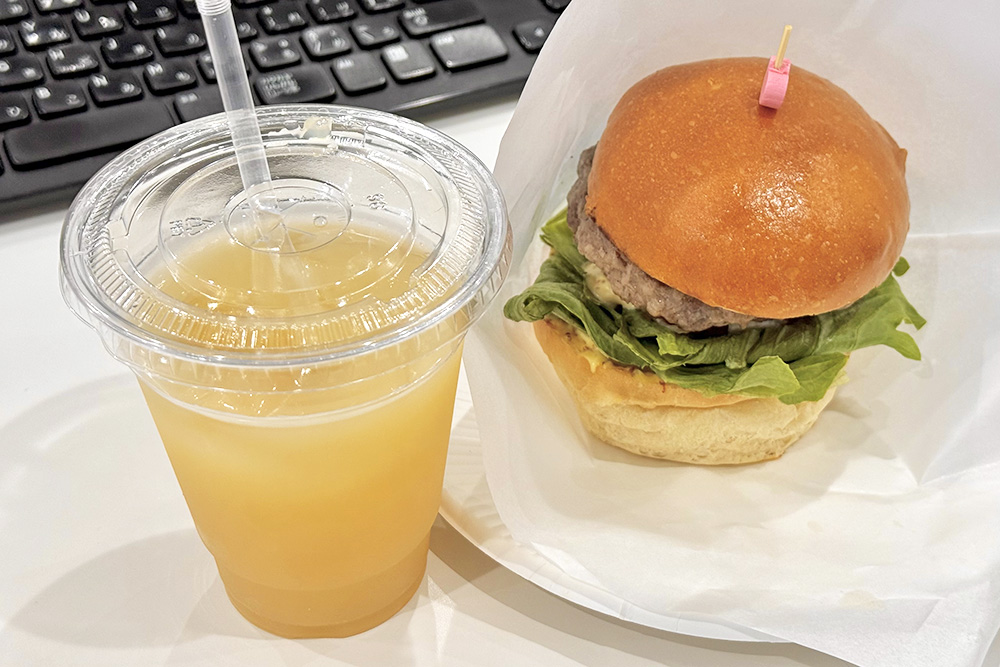 イノシシのハンバーガーです!